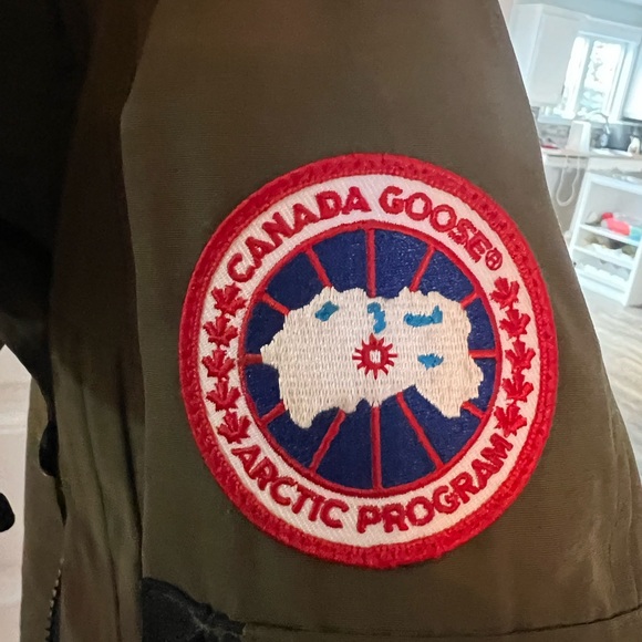 Canada Goose montebello winter parka - Picture 3 of 12